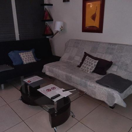 Grand Appartement Fonctionnel Et Calme Sur Lyon8 A 2 Pas Du Metro Esterno foto